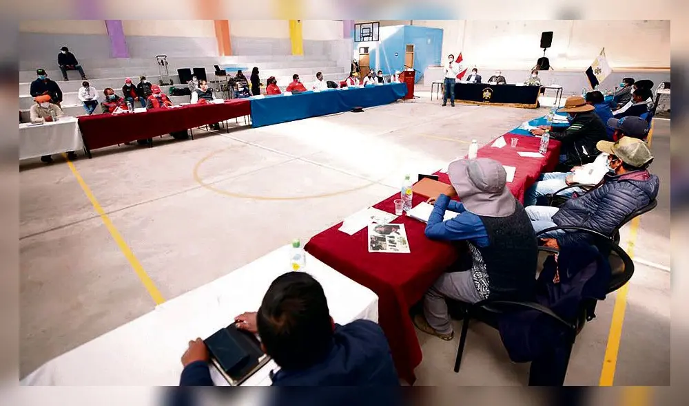 REUNIÓN. Ministro Incháustegui logró que Antapaccay y Espinar hablen y lleguen a acuerdos.