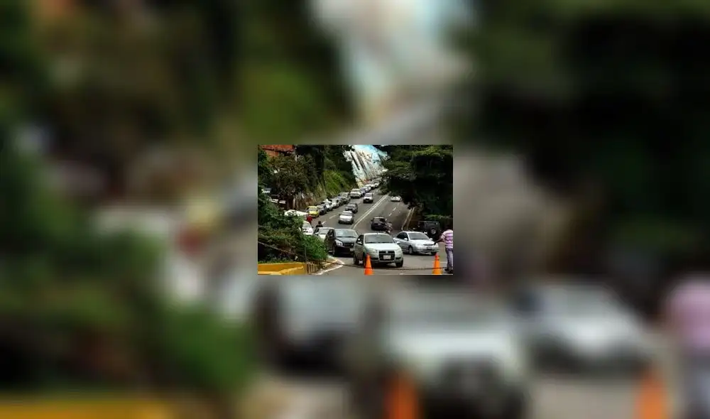 Venezuela: El país de las mayores ´reservas petroleras´, pero con interminables colas para adquirir gasolina Venezuela: El país de las mayores ´reservas petroleras´, pero con interminables colas para adquirir gasolina