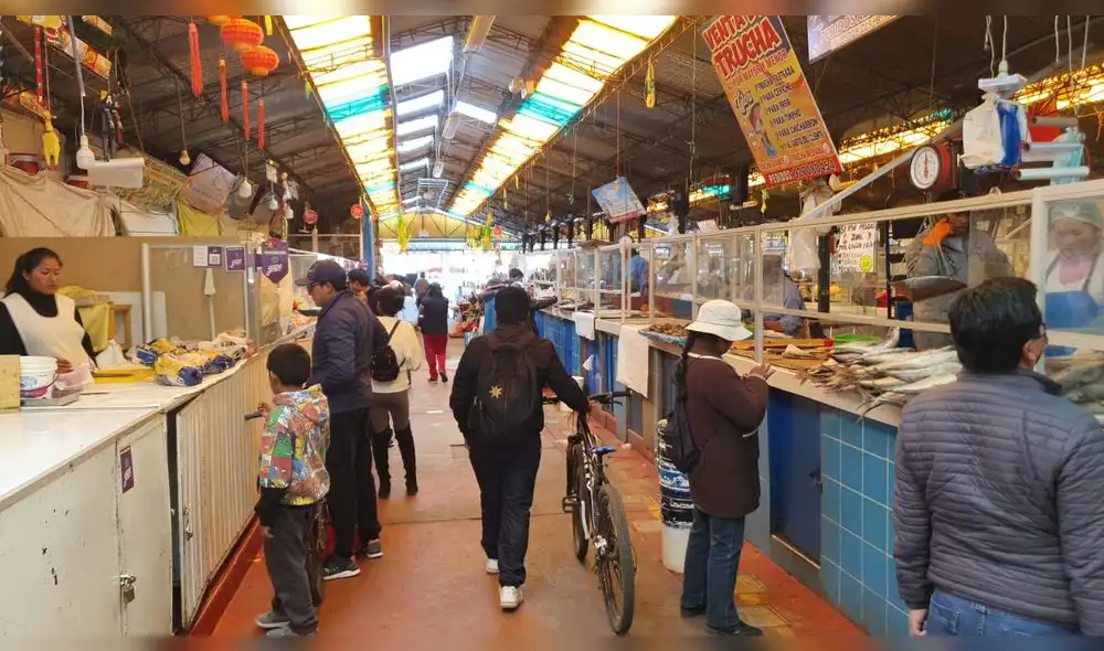 Carne de pollo escasea en mercados de Arequipa. Foto: Leonela Aquino / URPI-LR