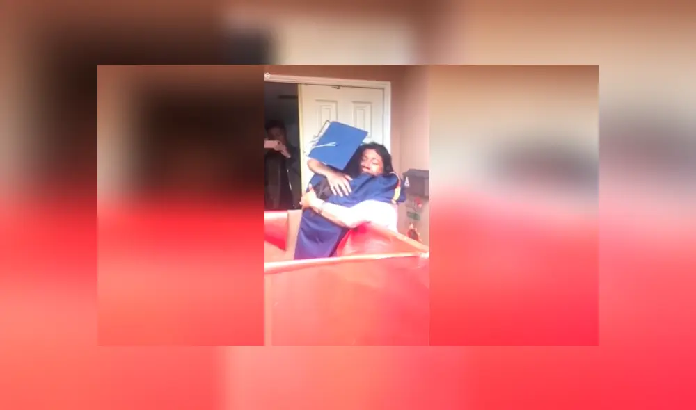 Desliza las fotografías para ver el conmovedor reencuentro que tuvo esta joven estudiante con su madre. Foto: Captura/Facebook Desliza las fotografías para ver el conmovedor reencuentro que tuvo esta joven estudiante con su madre. Foto: Captura/Facebook