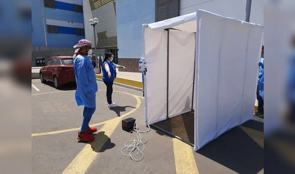 Yaqoob Mubarak dona túnel de desinfección a hospital en Trujillo Yaqoob Mubarak dona túnel de desinfección a hospital en Trujillo