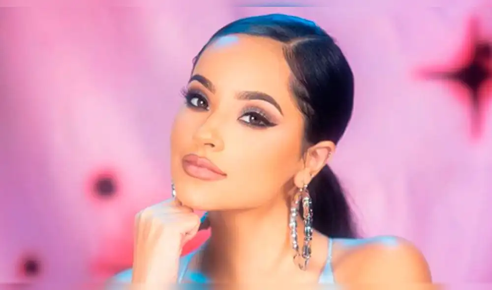 Becky G tomó románticas vacaciones de inicio de año