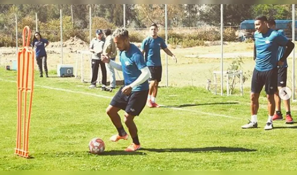 Oriente Petrolero vs Wilstermann EN VIVO vía Tigo Sports por la Primera División de Bolivia. Oriente Petrolero vs Wilstermann EN VIVO vía Tigo Sports por la Primera División de Bolivia.