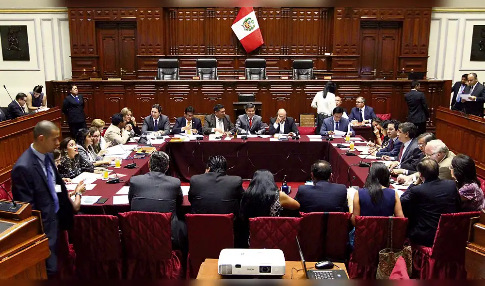 Solicitan al TC anular decreto sobre cuestión de confianza 