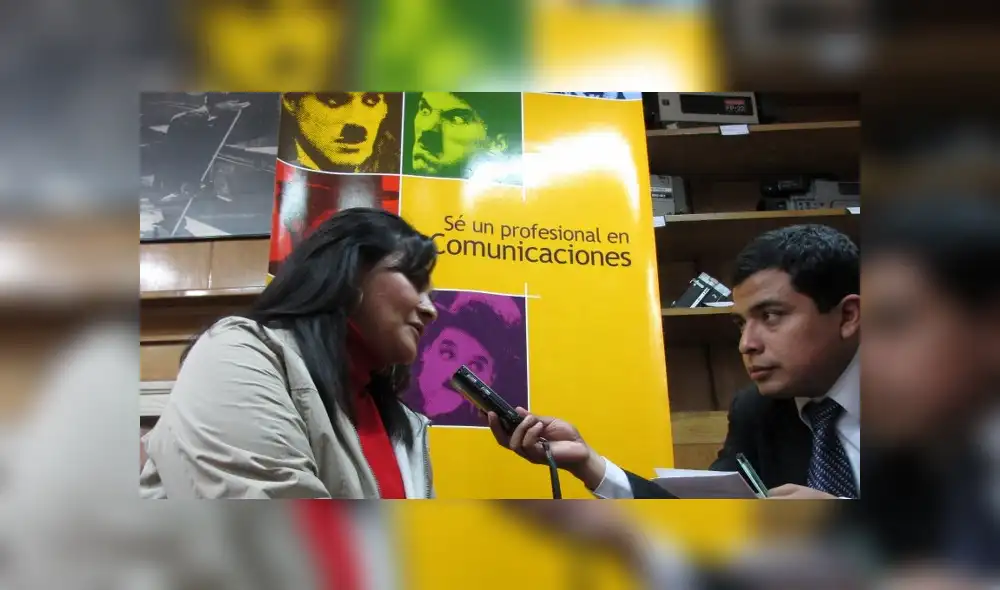 Estudiantes de audiovisuales presentan revista virtual de entrevistas Estudiantes de audiovisuales presentan revista virtual de entrevistas