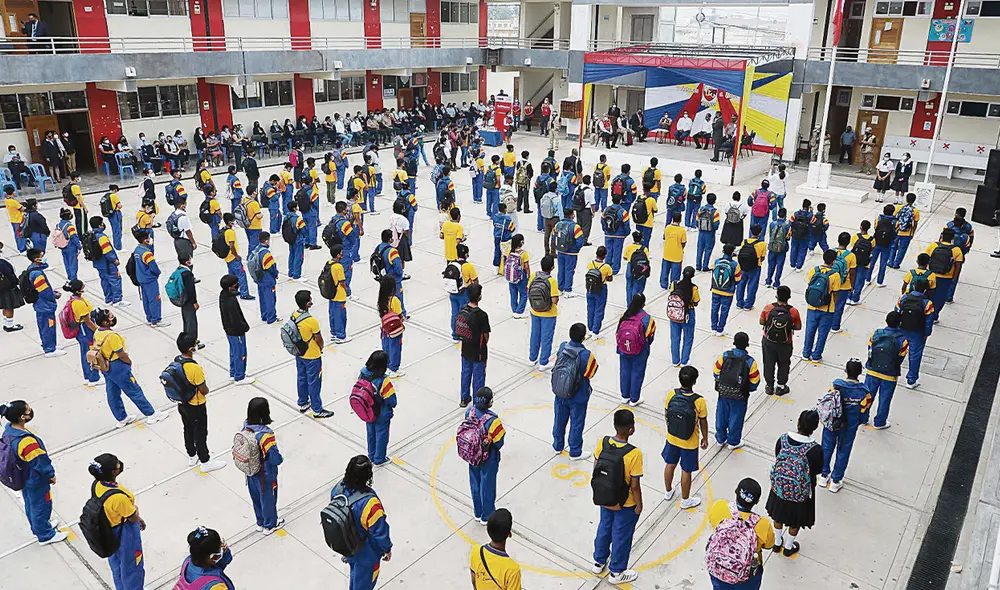 Cambios. Varios cursos de humanidades fueron retirados durante el decenio del fujimorismo. Hoy, el Minedu, con apoyo del Congreso, quiere revetir las cosas. Foto: difusión