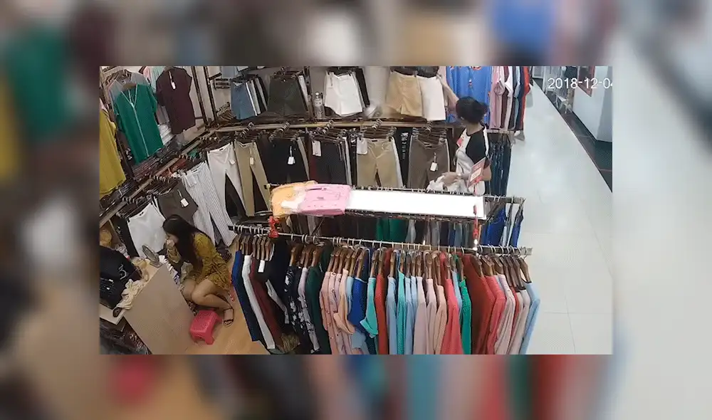 YouTube viral: cámaras captan a mujer robando en tienda mientras vendedora se maquillaba [VIDEO]