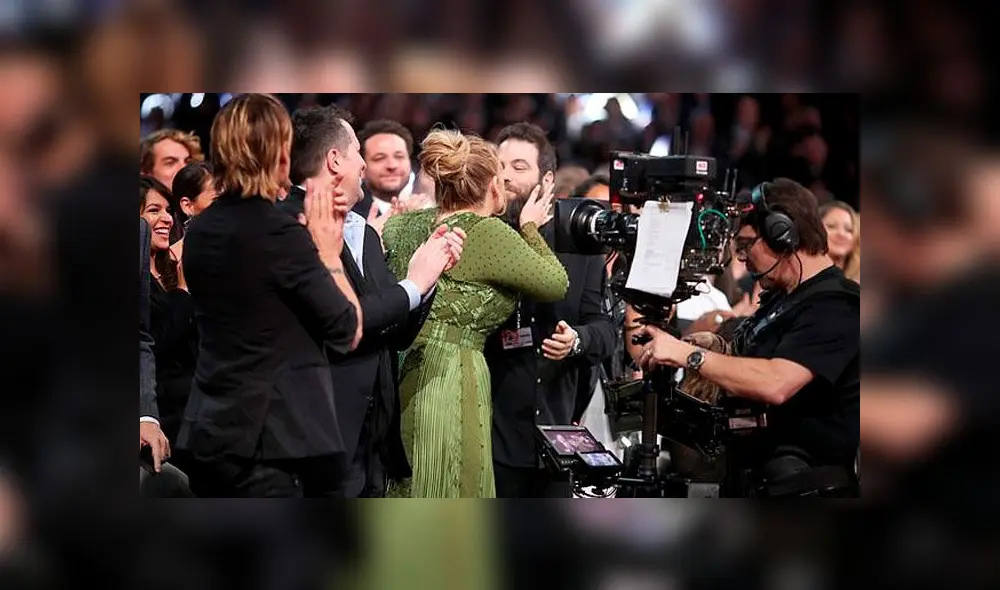 Cantante Adele anuncia separación de su esposo Simon Konecki 