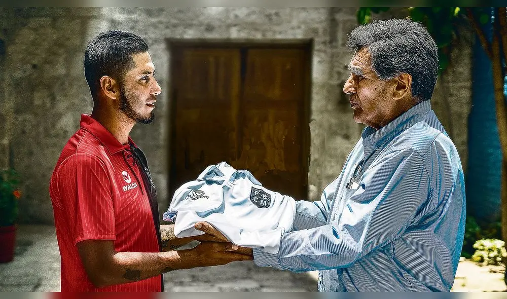 legado. Ponce Arroé entregó la camiseta a Aubert y le pidió que la defienda con honor. legado. Ponce Arroé entregó la camiseta a Aubert y le pidió que la defienda con honor.