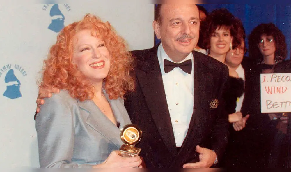 Kirstie Alley y Bette Midler Kirstie Alley y Bette Midler