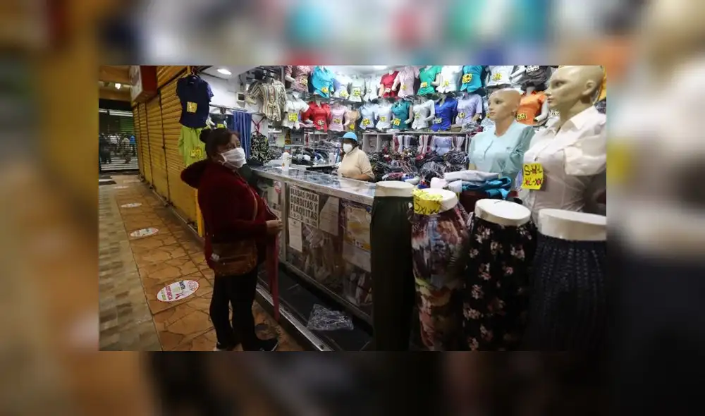 Locales y galerías serán multadas y clausuradas si no cumplen con protocolos y si sus trabajadores no tienen prueba negativa de COVID-19. (Foto: Jorge Cerdán / LaRepública)