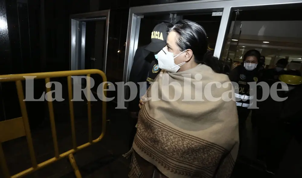 Los detenidos por caso Swing son trasladados a la prefectura/Fotos: John Reyes