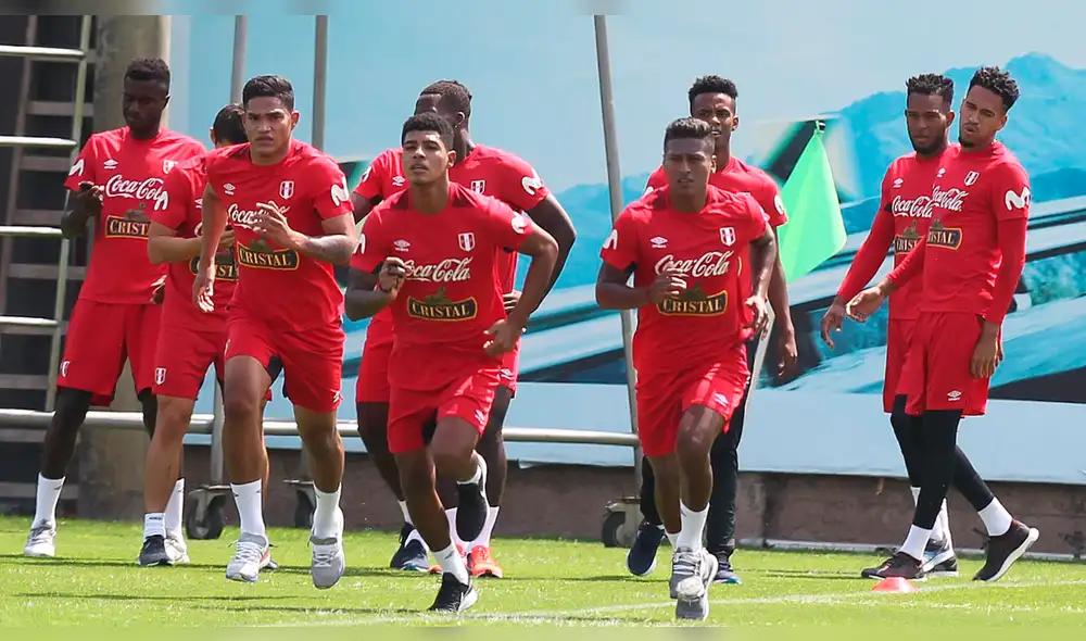 Pedro Aquino se pronuncia tras la foto donde aparece de recogebolas Pedro Aquino se pronuncia tras la foto donde aparece de recogebolas