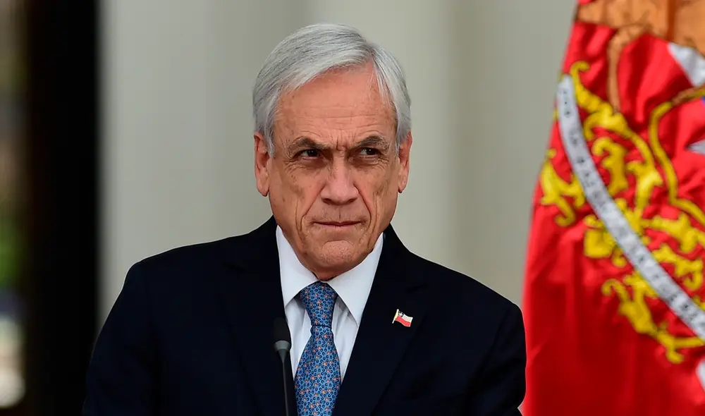 "Vimos a una minoría de delincuentes que desató una ola de violencia, saqueos y vandalismo, incluyendo el incendio de dos iglesias de alto valor histórico", indicó el presidente chileno. Foto: AFP