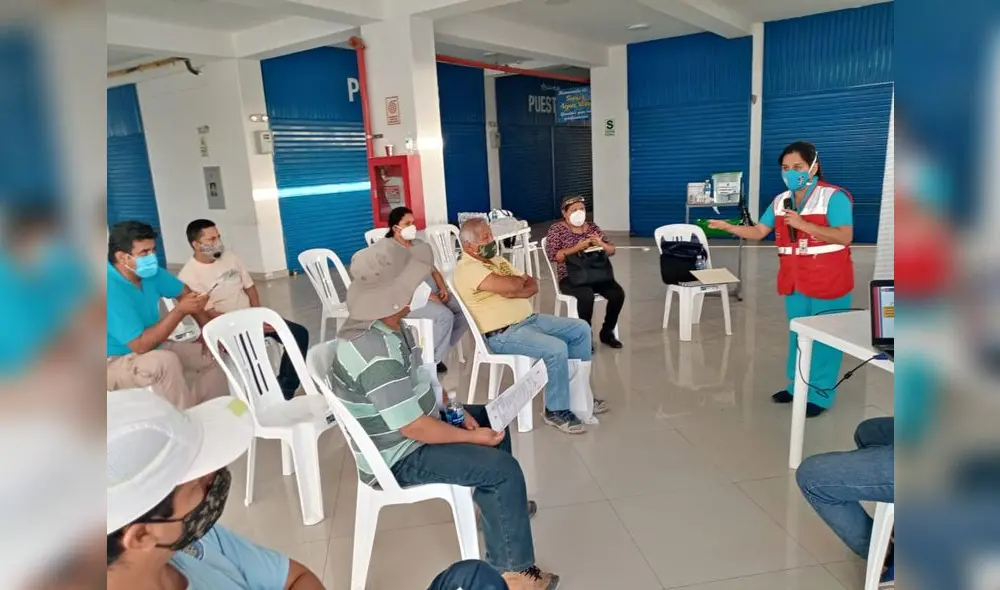 Comités reciben capacitación para orientación a los comerciantes Comités reciben capacitación para orientación a los comerciantes