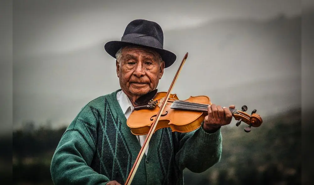 Recordado violinista Zenobio Dagha, autor de "Soy huancaíno de corazón". Recordado violinista Zenobio Dagha, autor de "Soy huancaíno de corazón".