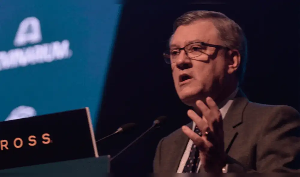 Alfonso Grados proyecta que sueldo promedio de los peruanos crecerá 30%