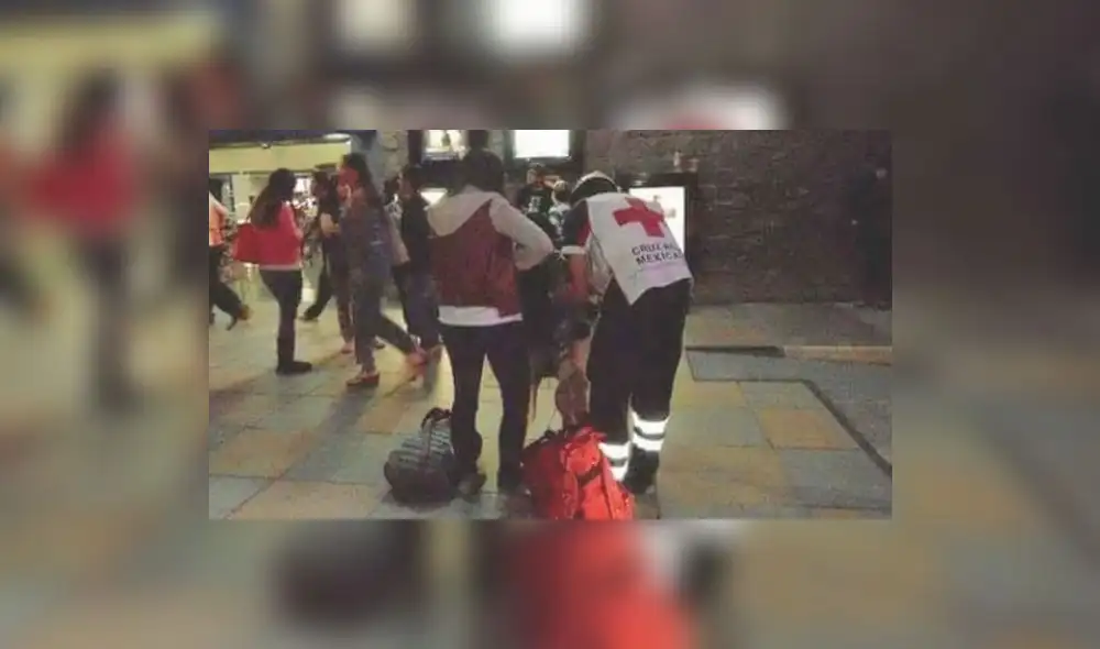 Se desmaya de hambre en el cine; esperaba que su novio la invitara a comer