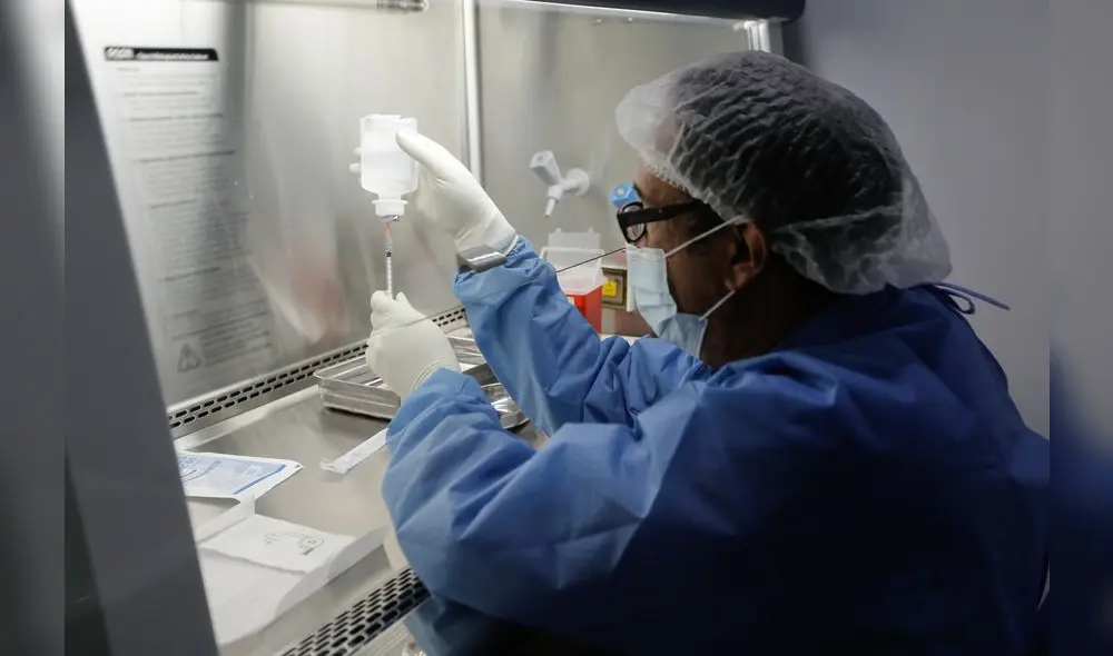 Los farmacéuticos son los únicos que saben qué voluntarios recibirán la vacuna. Foto: Antonio Melgarejo.