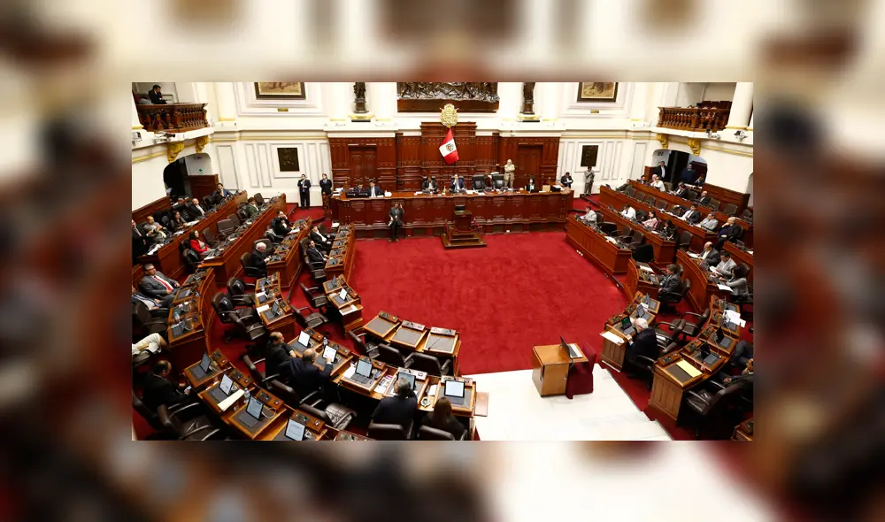 Salaverry a Mulder: “Ya no estamos en esas épocas donde chancaban la mesa” Salaverry a Mulder: “Ya no estamos en esas épocas donde chancaban la mesa”