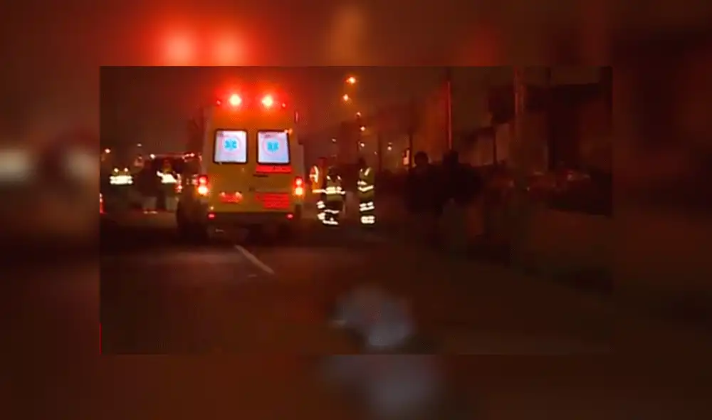 El Agustino: joven en aparente estado de ebriedad muere tras ser atropellado por miniván [VIDEO]