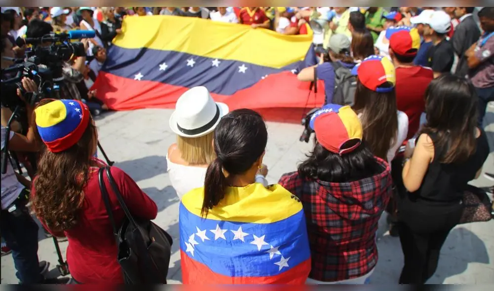 Oyente venezolano acusa a Carloncho de xenófobo y locutor le corta la llamada