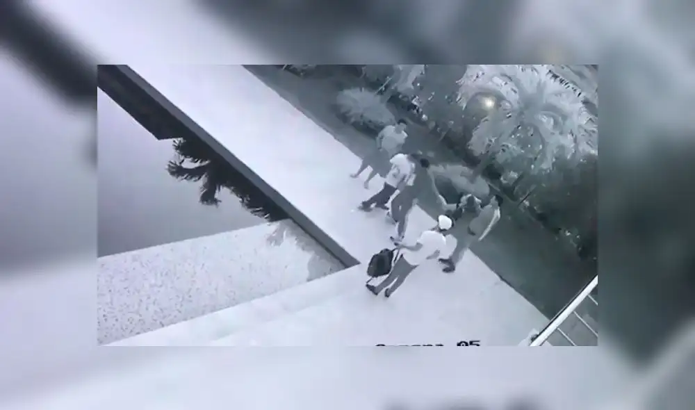 Sujetos agreden y lanzan a una piscina a hombre con discapacidad [VIDEO]