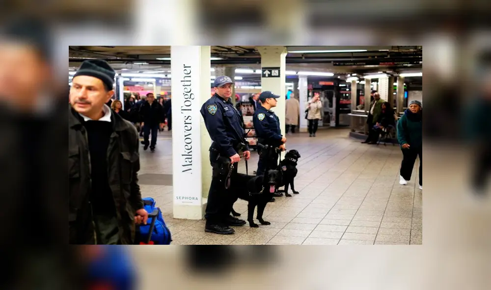 Indignación por discriminación policial contra una vendedora de churros del metro [VIDEO]