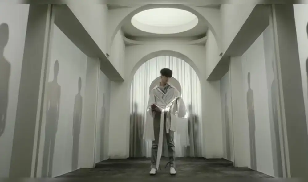 Desliza para ver más fotos de GOT7 en "Not by the moon". Desliza para ver más fotos de GOT7 en "Not by the moon".