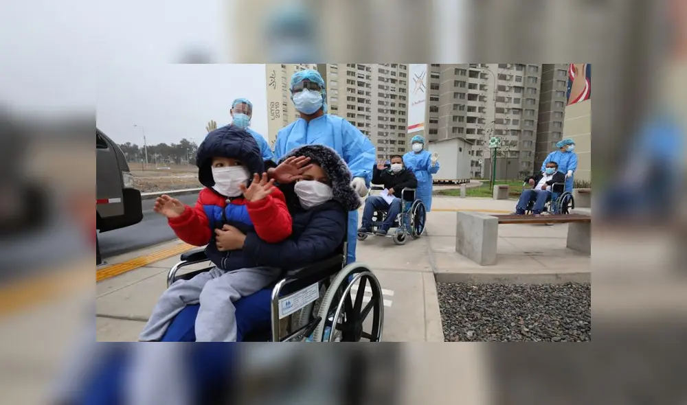 Pacientes recuperados retornan a sus hogares agradecidos con el personal que los atendió. (Foto: EsSalud)