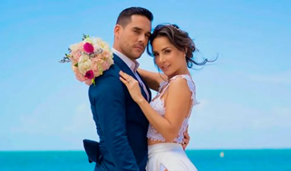 Carmen Villalobos y Sebastián Caicedo se casaron en 2019, en las playas de Cartagena. Foto: @cvillaloboss Carmen Villalobos y Sebastián Caicedo se casaron en 2019, en las playas de Cartagena. Foto: @cvillaloboss