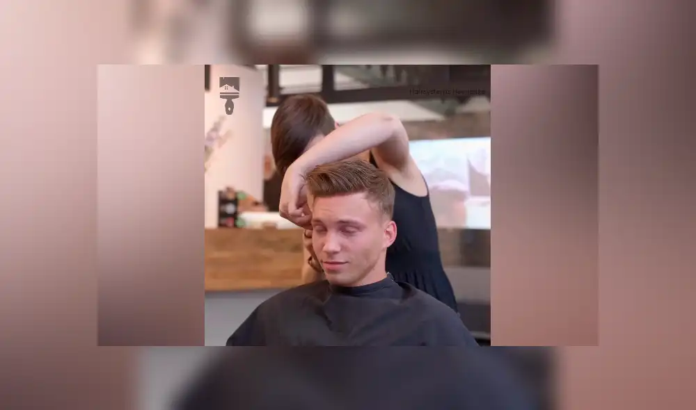 Desliza hacia la izquierda para ver el radical cambio de look de un hombre calvo. Desliza hacia la izquierda para ver el radical cambio de look de un hombre calvo.