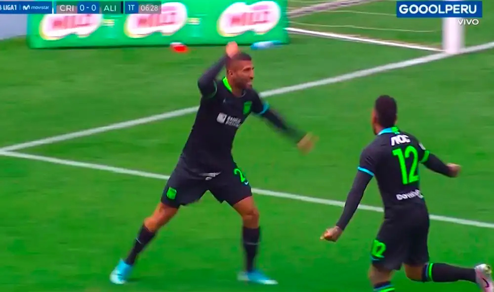 Josepmir Ballón abrió el marcador en el partido de Sporting Cristal contra Alianza Lima. | Foto: Gol Perú