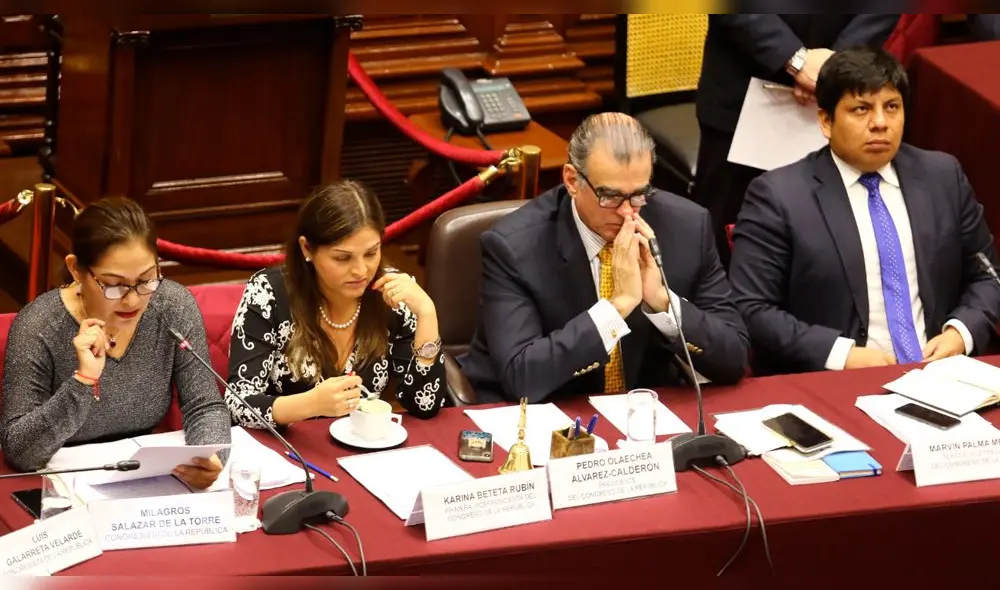 Comisión Permanente hace caso omiso a resolución del TC y sigue actuando como Congreso. Foto: La República. Comisión Permanente hace caso omiso a resolución del TC y sigue actuando como Congreso. Foto: La República.