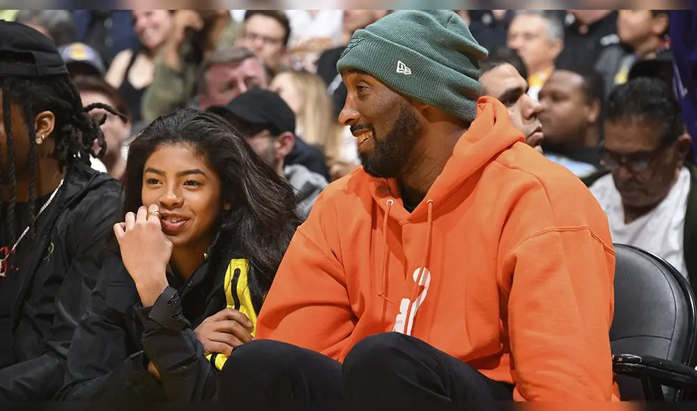 El 24 de febrero, ambos recibieron un homenaje en el Staples Center de Los Angeles, lugar donde jugó el exbasquetbolista. (Foto: AFP)