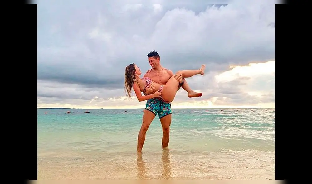 Los 10 ‘bikinazos’ de Flavia Laos junto a Patricio Parodi [FOTOS]