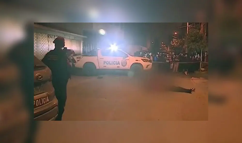 Peritos de criminalística llegaron al lugar para realizar las investigaciones correspondientes.