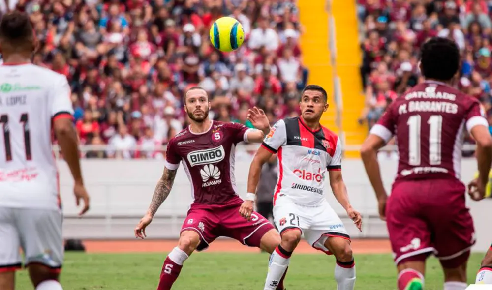 La final entre Saprissa y Alajuelense fue suspendida por el nuevo brote del coronavirus en Costa Rica. (FOTO: AFP). La final entre Saprissa y Alajuelense fue suspendida por el nuevo brote del coronavirus en Costa Rica. (FOTO: AFP).
