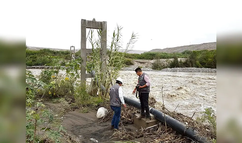 daños. El río Vítor se desbordó e inundó cerca de 200 hectáreas de terrenos. El alcalde pidió apoyo al gobierno regional. daños. El río Vítor se desbordó e inundó cerca de 200 hectáreas de terrenos. El alcalde pidió apoyo al gobierno regional.