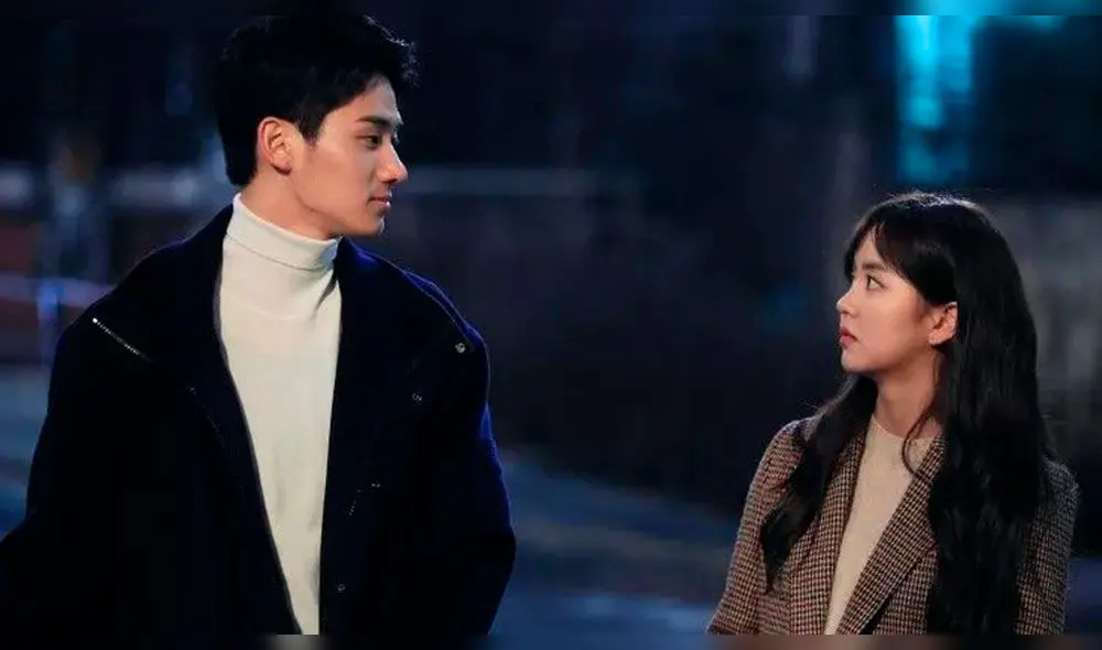 Desliza para ver más fotos de Love Alarm Desliza para ver más fotos de Love Alarm