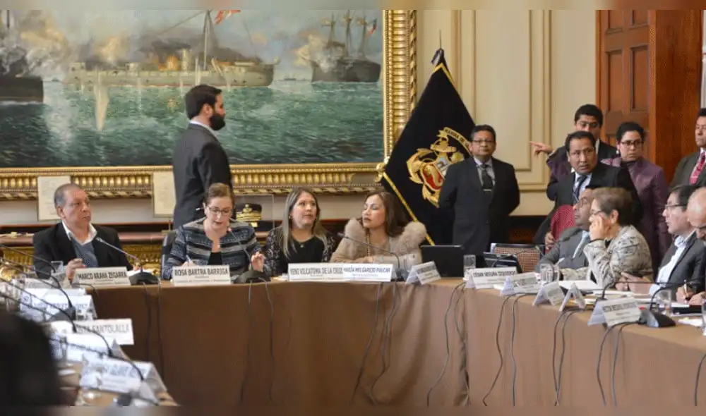 De Belaunde se retira de la Comisión de Constitución. Foto: Javier Quispe/La República De Belaunde se retira de la Comisión de Constitución. Foto: Javier Quispe/La República