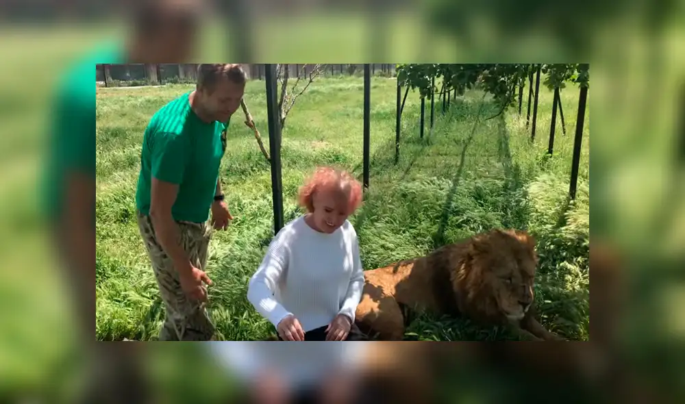 YouTube viral: Anciana detiene el carro de safari para tomarse selfie con leones y sucede lo impensado [VIDEO]