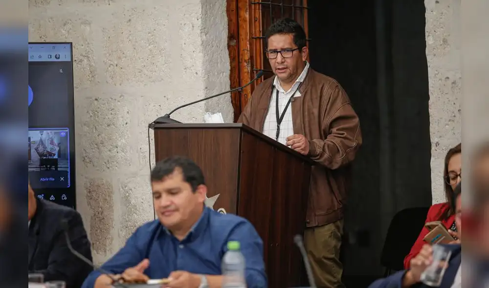 PRESENTACIÓN. El funcionario Abraham Delgado no quiso explicar más y solo dijo que se sintió presionado.