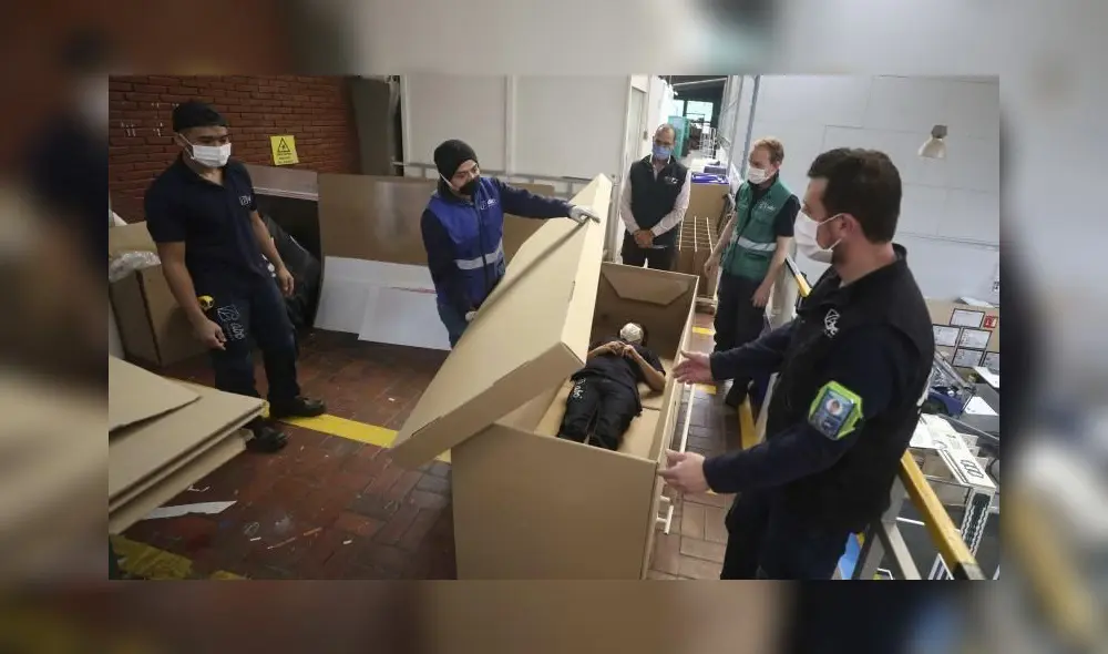 La cama ataúd permite almacenar los cadáveres sin ser manipulados por los médicos. Foto: Twitter.