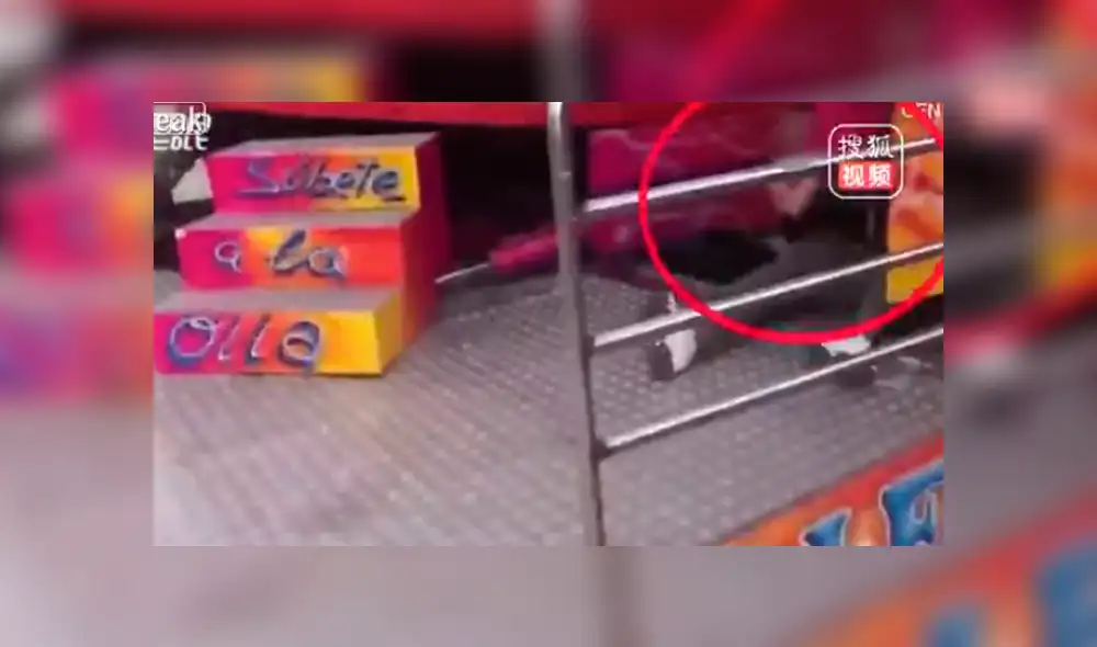 Facebook viral: joven sube a ‘Tagadisco’, aumentan la velocidad y sale expulsada del juego [VIDEO] 