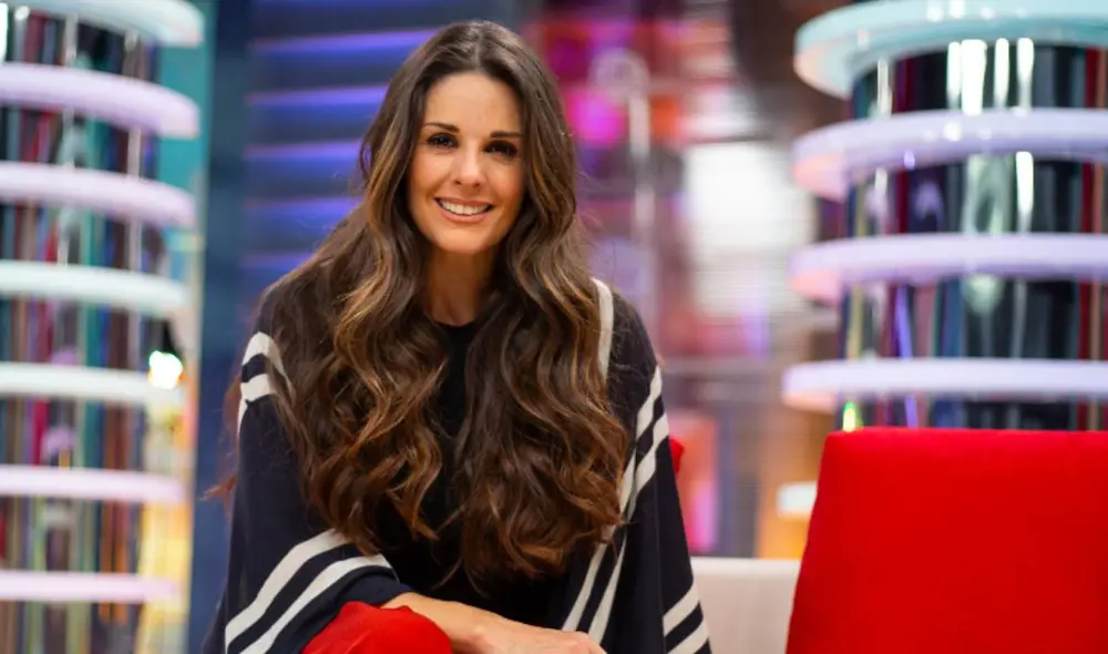 La conductora tomó los últimos minutos de su bloque de espectáculos para dirigir un inspirador y esperanzador mensaje a sus televidentes. Foto: Renato Pajuelo - GLR La conductora tomó los últimos minutos de su bloque de espectáculos para dirigir un inspirador y esperanzador mensaje a sus televidentes. Foto: Renato Pajuelo - GLR