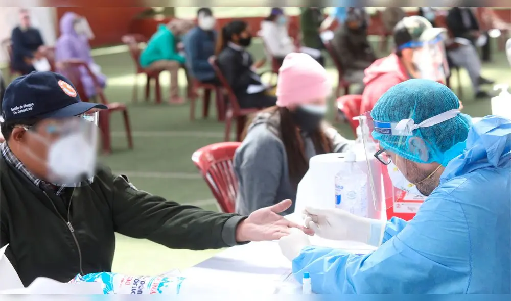 La meta es realizar 1 200 pruebas rápidas por día en estas campañas. Foto: EsSalud.