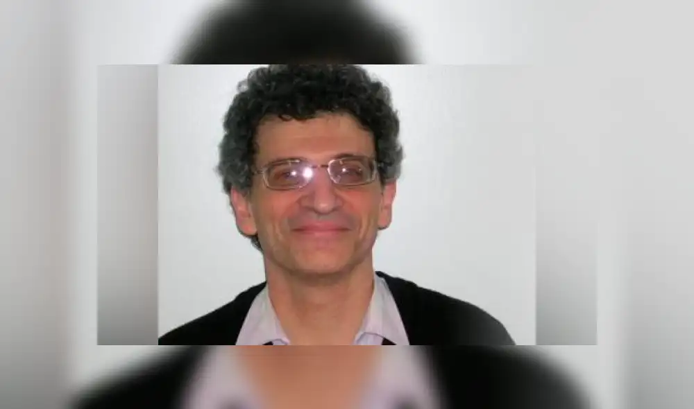 Francisco Corigliano, profesor de maestría en Argentina con más de 30 experiencia, lo despidieron por no contar con Zoom.