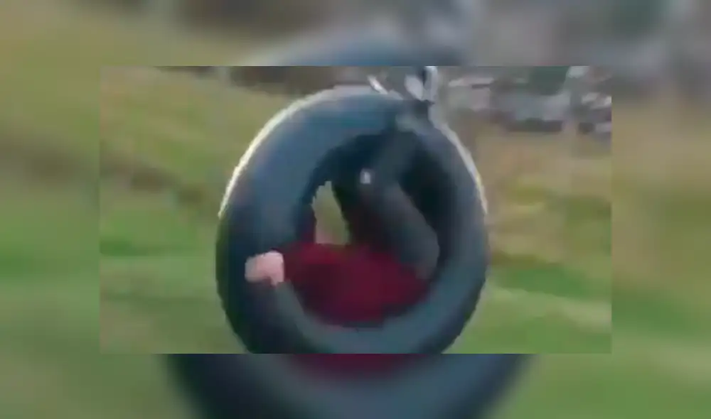 YouTube viral: chico se sube a llanta para lanzarse desde elevada colina y pasa esto [VIDEO]