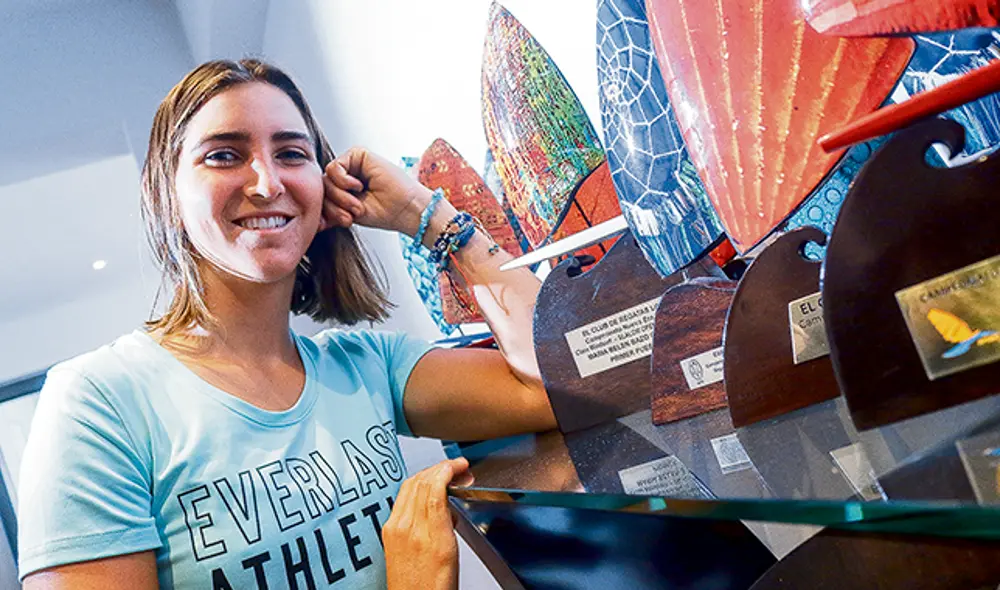 Logros. María Belén junto a todos los trofeos que ha conseguido durante su carrera.